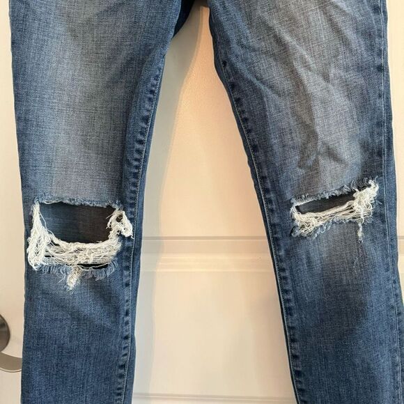 Good American Good Legs Crop Jeans - Picture 7 of 10